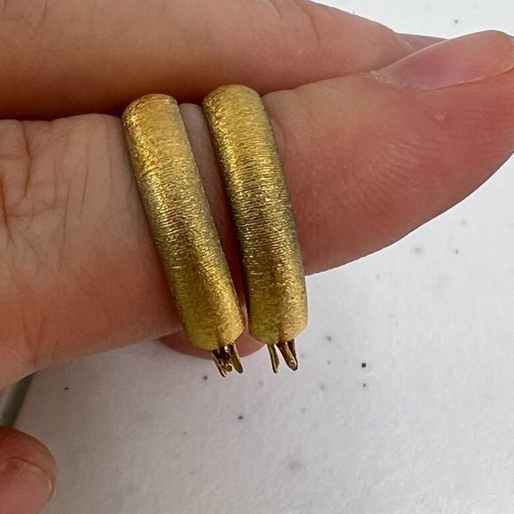 Gold Tone Hoop Earrings Textured 3/4 Inch Thin Dainty Pierced Matte - Picture 4 of 7